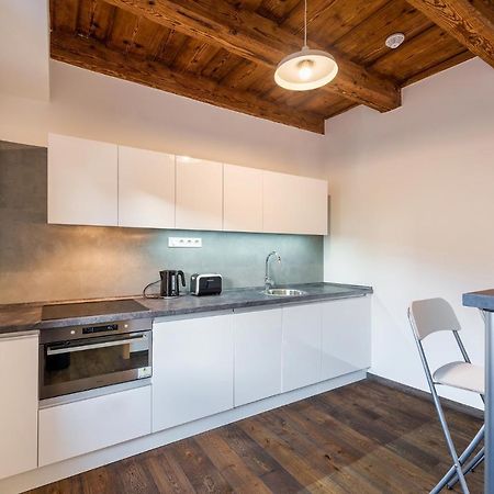Modern Apartment In A Picturesque 15Th-Century Building Prag Exterior foto