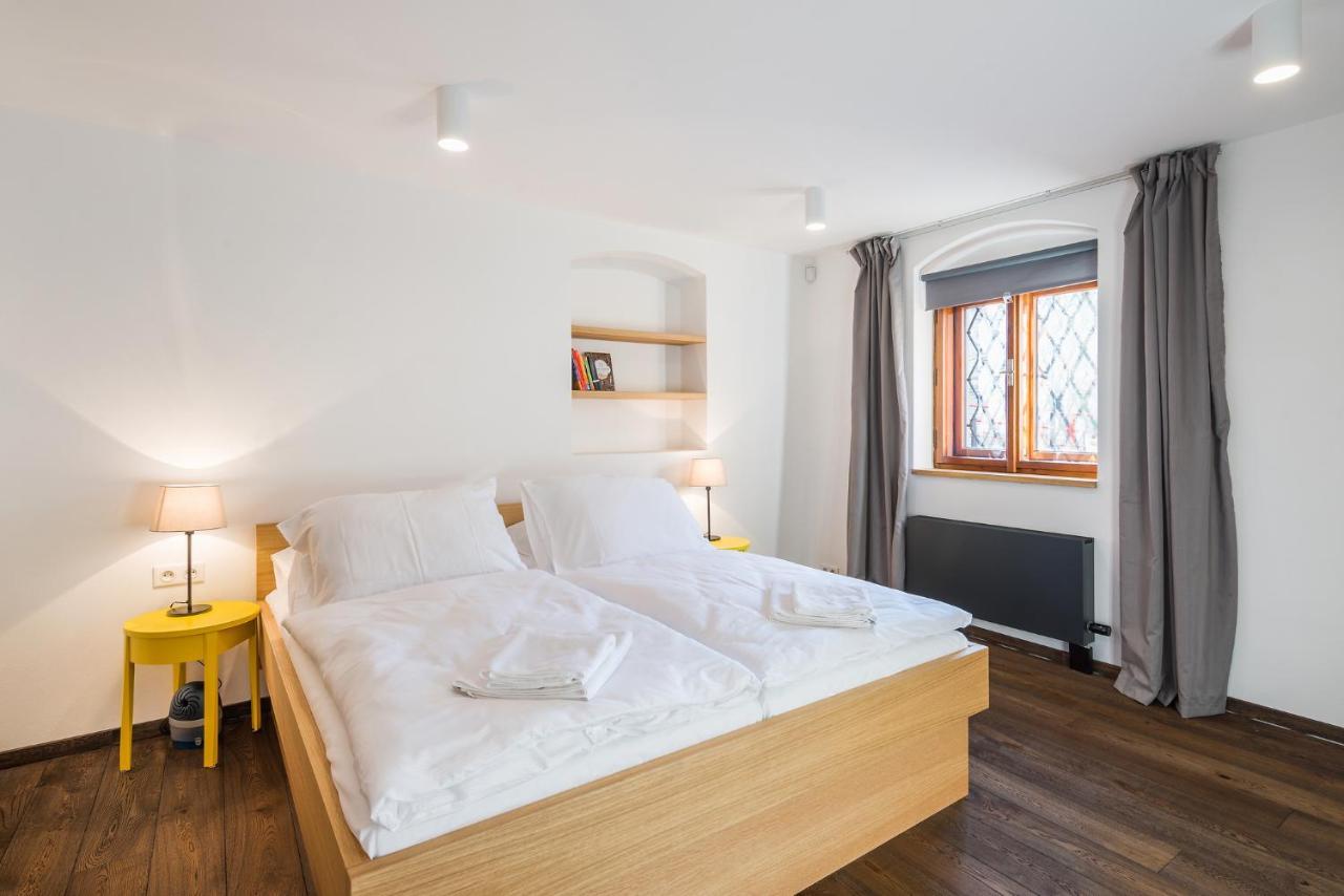 Modern Apartment In A Picturesque 15Th-Century Building Prag Exterior foto