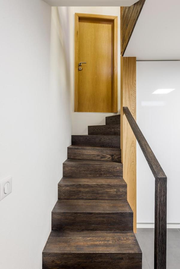 Modern Apartment In A Picturesque 15Th-Century Building Prag Exterior foto