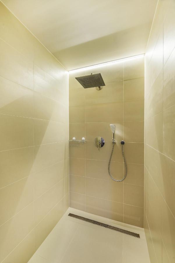 Modern Apartment In A Picturesque 15Th-Century Building Prag Exterior foto